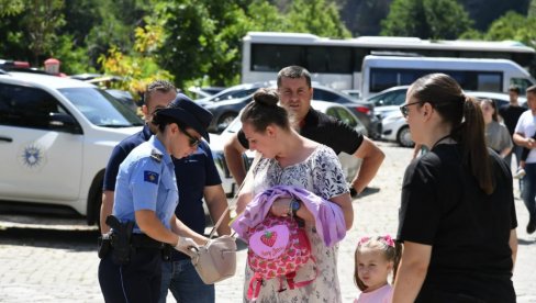 TZV. KOSOVSKA POLICIJA PRETRESALA VERNIKE: Incident na slavi manastira Sveti Arhangeli kod Prizrena