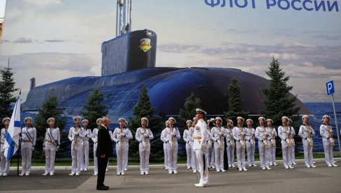 SEVERNI MORSKI PUT ČUVAJU RUSKE PODMORNICE Putin: Druge države pokušavaju da mu priđu, ali mi smo spremni