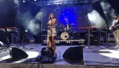 I POSLE DVE DECENIJE NA ESTRADI NAJVAŽNIJA JE LJUBAV PUBLIKE: Jovana Pajić o usponima i padovima u karijeri
