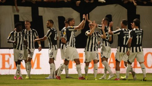 UEFA ODREDILA SUDIJE: Poznato ko će deliti pravdu Partizanu protiv Tobola