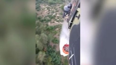 „СУПЕР ПУМА“ НА ДЕЛУ: Пожар у „Делиблатској пешчари“, ангажоване хеликоптерске јединице (ВИДЕО)