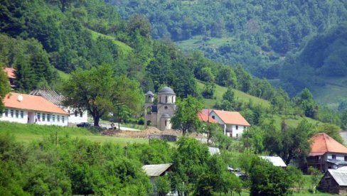 ZATRLI SELO U DVA SATA SVIREPOSTI, VEŠALI ČAK I DECU: U Velici kod Plava se obeležava godišnjica genocida iz 1944. godine