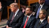 ТРАМП ГЛАВНА ТЕМА У МЕДИЈИМА: Због једног потеза са сахране Грејема изазвао лавину реакција (ВИДЕО)
