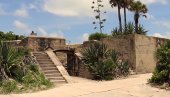 ТРЕДЕДИЈА НА ЛЕТОВАЊУ: Млада девојка (20) пала са тврђаве током излета и преминула (ФОТО)