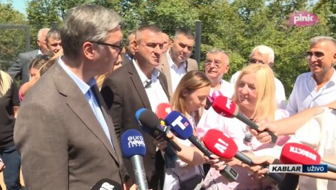 ТЕРОР НЕЋЕ ТРАЈАТИ ДОВЕКА: Вучић о притисцима на Србе и манастир Дечани на КиМ