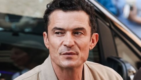 ТЕЛО СЛАВНОГ ЗАВОДНИКА ОСТАВИЛО У СЕНЦИ ЊЕГОВУ 21 ГОДИНУ МЛАЂУ ДЕВОЈКУ: Мишић до мишића! (ФОТО)