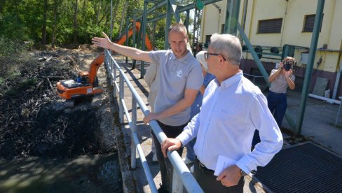 УГРОЖЕНО ФУНКЦИОНИСАЊЕ ХИДРОСИСТЕМА ДТД: Због ниског водостаја министар Гламочић посетио Бездан