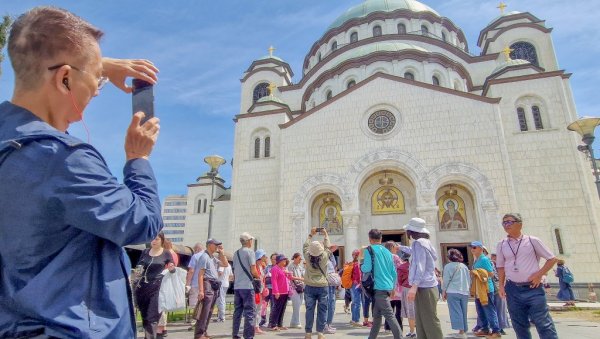 СРБИЈА ОБАРА РЕКОРДЕ У БРОЈУ ТУРИСТА: Какви би тек резултати били да две године није било терора блокадера?