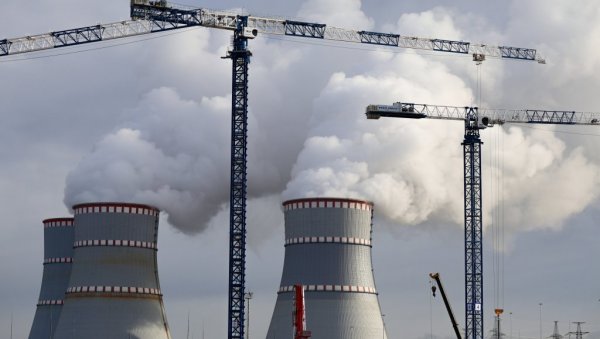 РУСИЈА ПРЕДСТАВИЛА ИСКРУ И ГРОМ: Арктик добија нуклеарног џина какав свет није видео