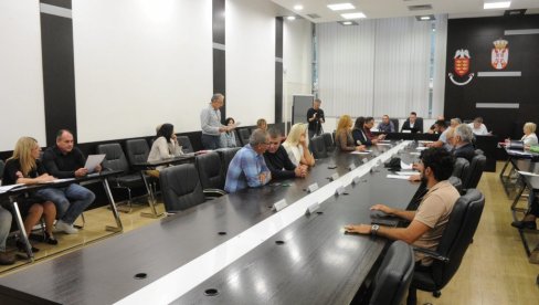 ПАРЕ ЗА ПОПРАВКЕ И ТРАДИЦИЈУ: Краљевачки већници одобрили средства из буџетске резерве
