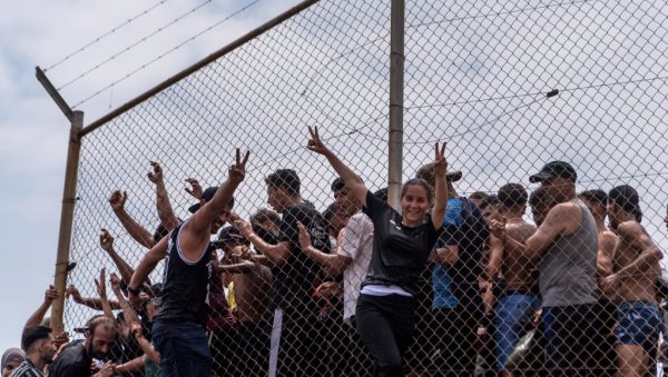 ЕУ СЕ РАЗДВАЈА ИЗНУТРА: Фински политичар упозорио на евросамоубиство због миграционе кризе у Шпанији