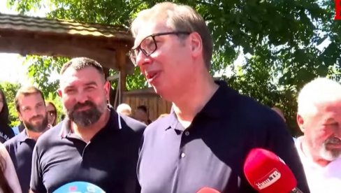 ВУЧИЋ ПОВУКАО ПОТЕЗ ЗА СПАС СРПСКИХ СЕЛА: Лекарима у руралним подручјима веће плате и до 20 одсто