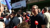 PREDSEDNIK OBILAZI JUGORISTOK SRBIJE: Vučić posetio gazdinstvo porodice Pančić, saslušao probleme meštana Temske (VIDEO)