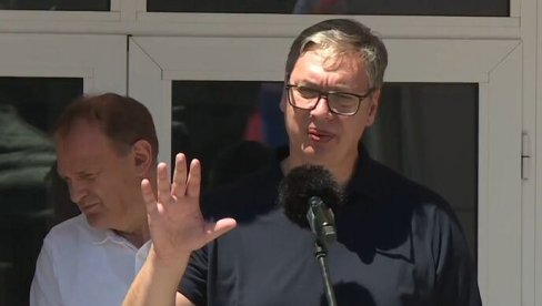 PREDSEDNIK OBILAZI JUGOISTOK SRBIJE: Vučić u poseti porodici Nikolić u selu Gorčince (VIDEO)