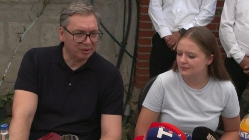 VUČIĆ ŽESTOKO ODGOVORIO ŠOŠKIĆU: Kod njih evro 200 dinara i manje plate, kod nas rast i stabilnost