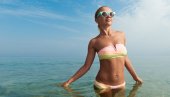ИЗМЕЂУ БЛИСТАВОГ ТЕНА И ИРИТАЦИЈЕ: Шта морска вода заиста ради нашој кожи?