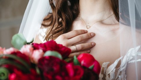 Šta pokloniti mladencima kada želite praktičan i vredan poklon